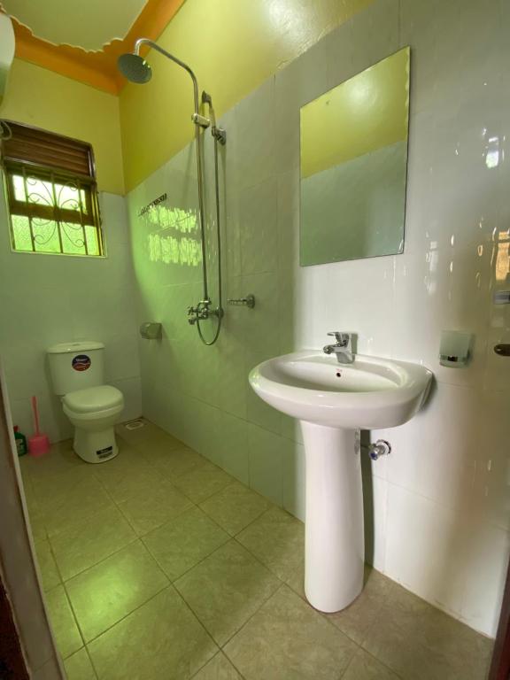 Koupelna v ubytování Ntebeko Homestay