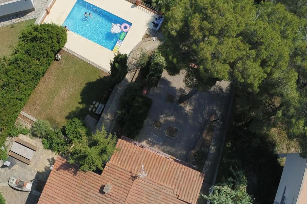 Bazén v ubytování Villa Wanderlust Sitges Hills Exclusive pool only families nebo v jeho okolí