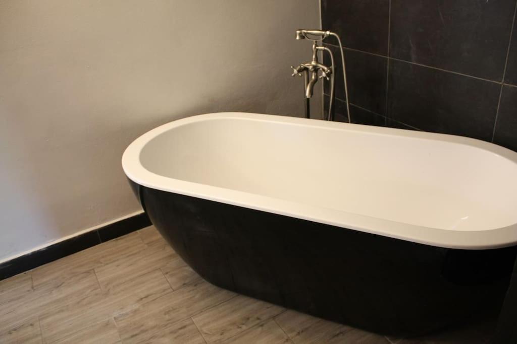 Koupelna v ubytování Villa Wanderlust Sitges Hills Exclusive pool only families
