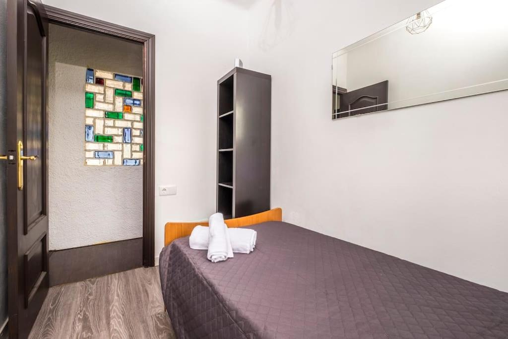 Postel nebo postele na pokoji v ubytování Villa Wanderlust Sitges Hills Exclusive pool only families