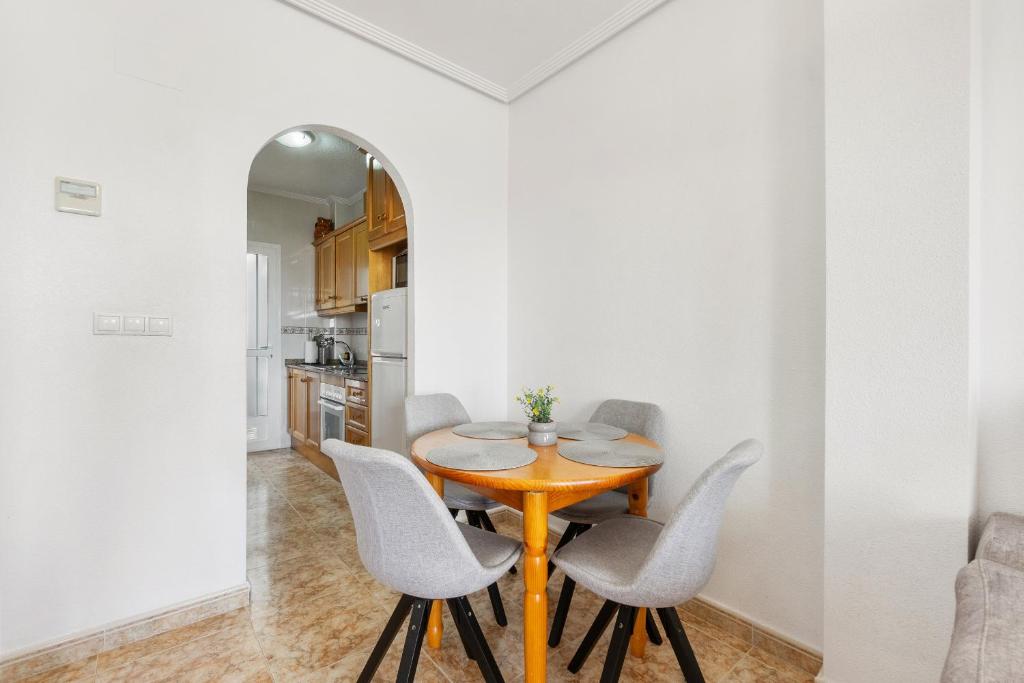 Kuchyň nebo kuchyňský kout v ubytování CB Living - Homely apartment Ciñuelica, Punta Prima
