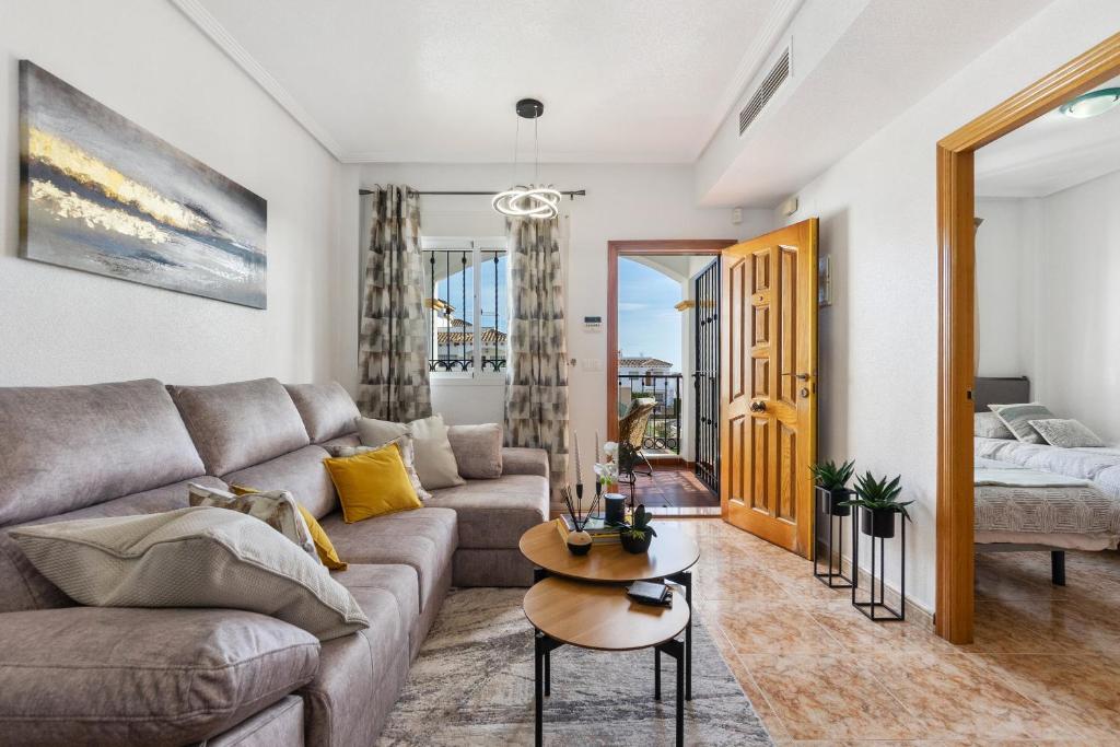 Posezení v ubytování CB Living - Homely apartment Ciñuelica, Punta Prima
