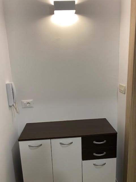 Kuchyňa alebo kuchynka v ubytovaní VILLA NEDE