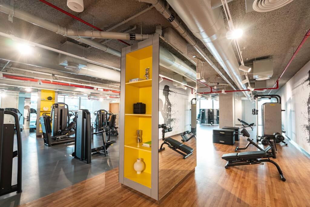 Fitness centrum a/nebo fitness zařízení v ubytování Prime Retreats @ Downtown Views by Emaar