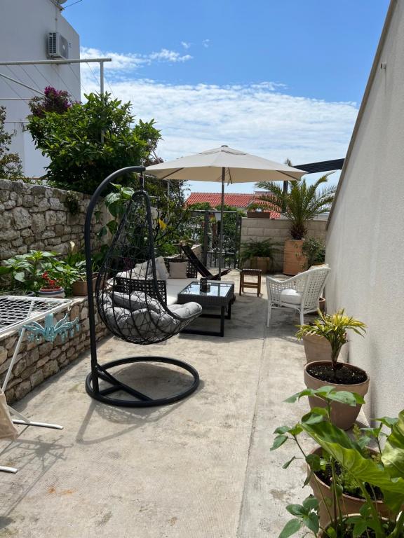 Apartments Jakov and Antonia - Apartment With Garden View