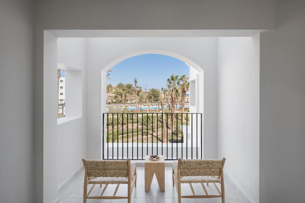 Serry Beach Resort - 10