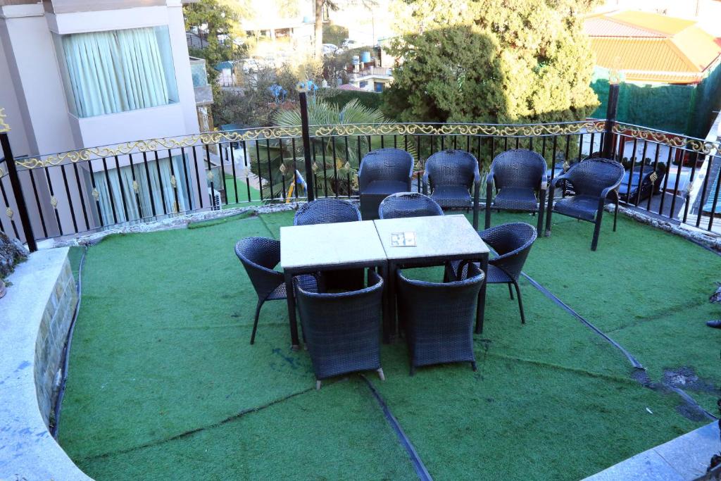Patio nebo venkovní prostory v ubytování Comfort Inn Silver Arch Hotel, Mussoorie