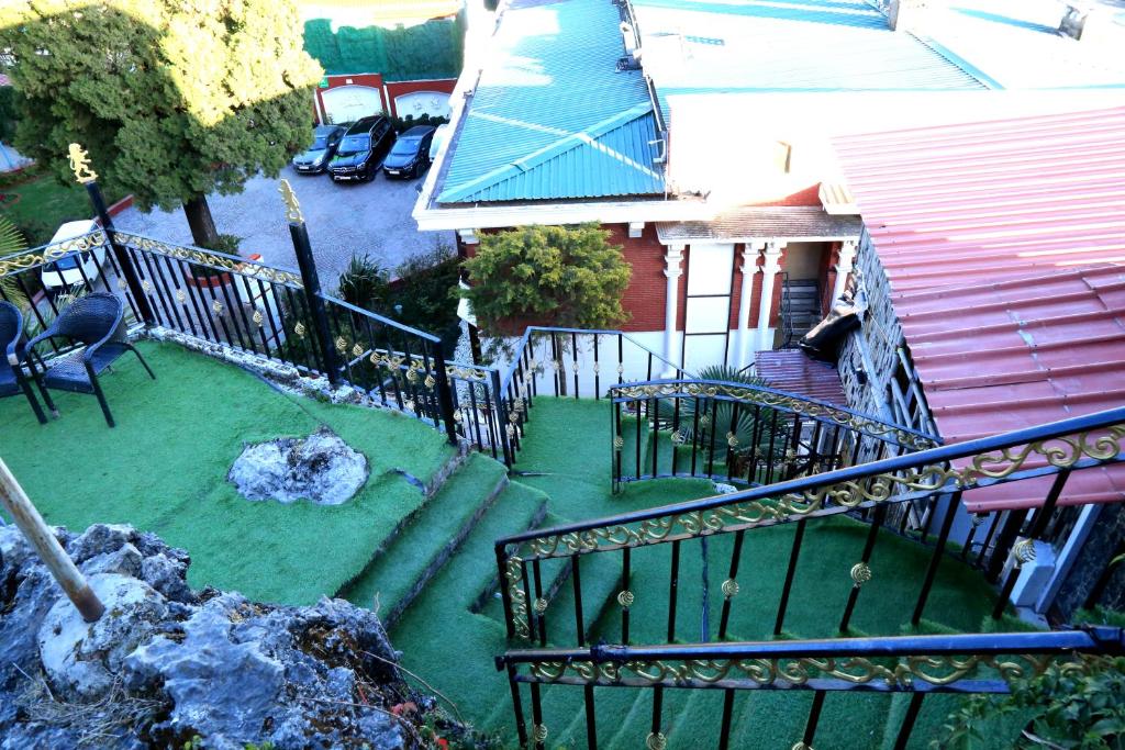 Zahrada ubytování Comfort Inn Silver Arch Hotel, Mussoorie