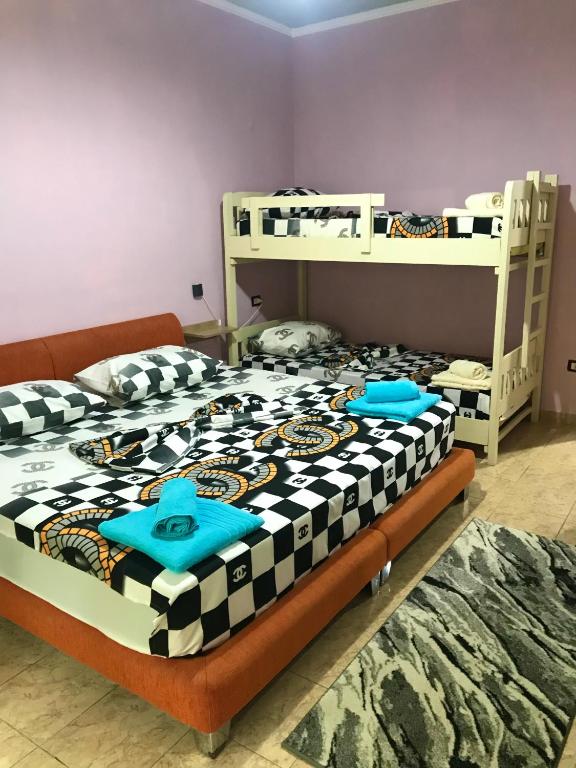 Rebi Beach Apartament - Imazhi 2