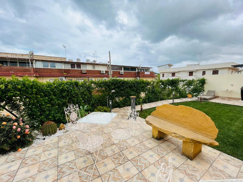 Vonkajšia záhrada v ubytovaní Villa Maresa