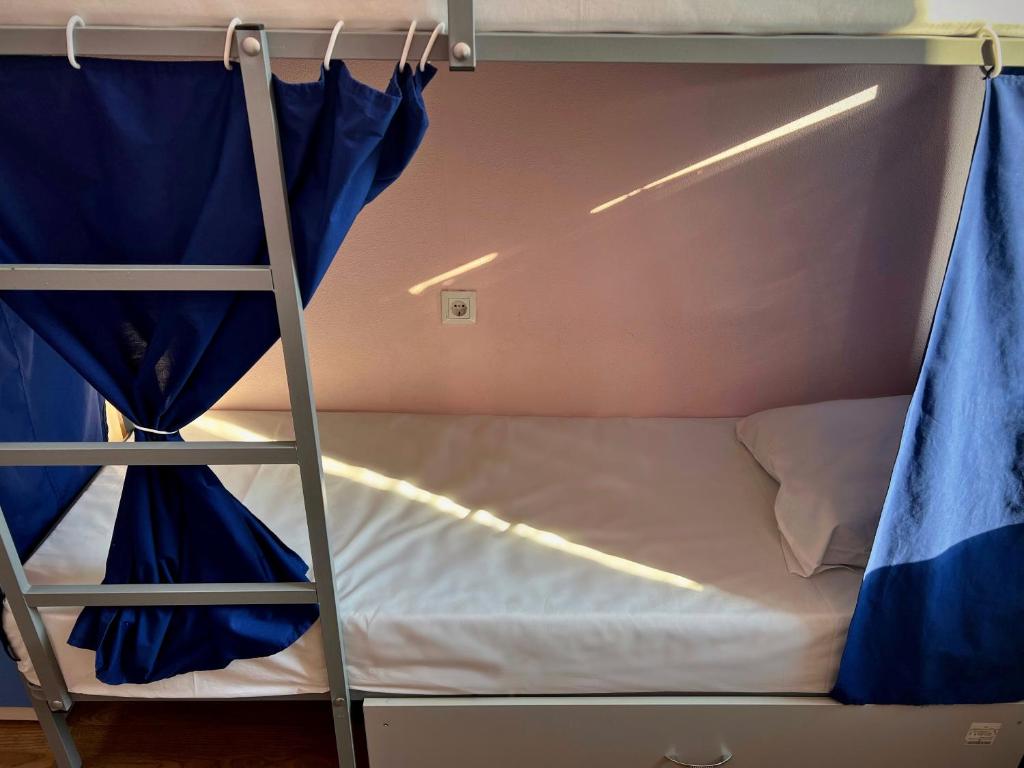 Letto o letti in una camera di Hostel on Universytet
