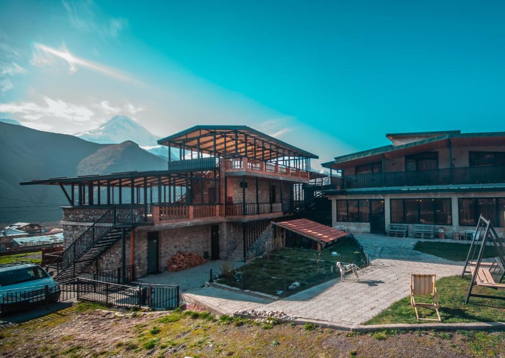 Vista general d'una muntanya o vistes d'una muntanya des de l'hostal o pensió