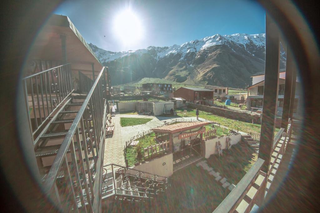 Vista general d'una muntanya o vistes d'una muntanya des de l'hostal o pensió