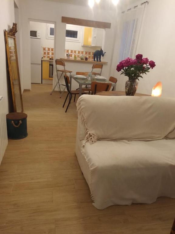 Kuchyň nebo kuchyňský kout v ubytování Maison blanche écoresponsable