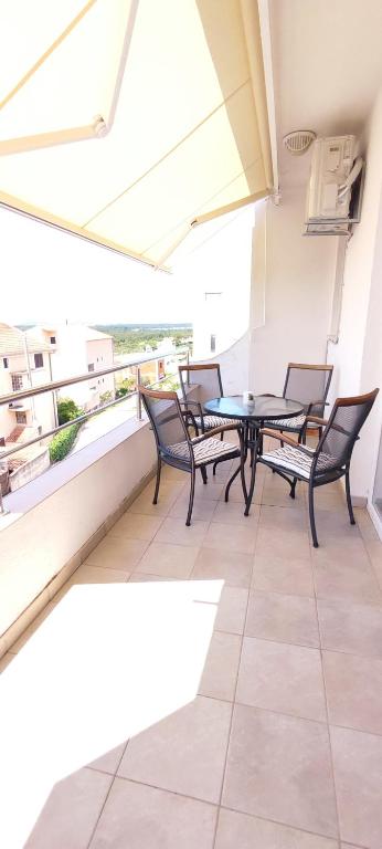 Balkón alebo terasa v ubytovaní Apartments Burazer
