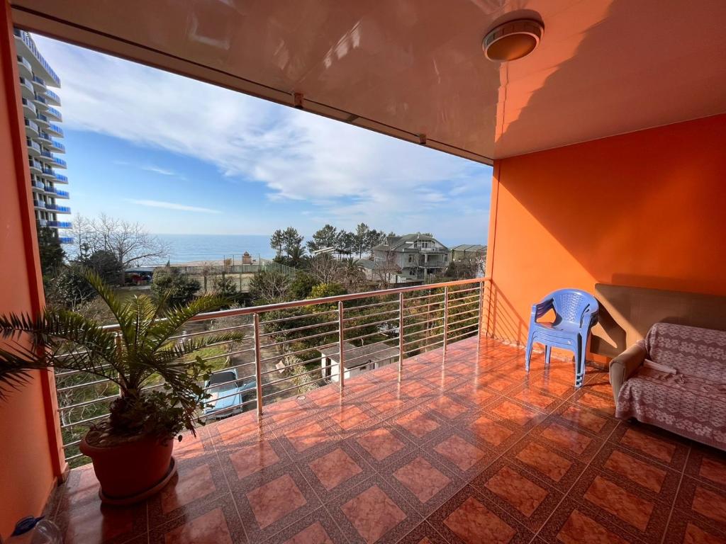 Balcó o terrassa a Kvariati - Guest House