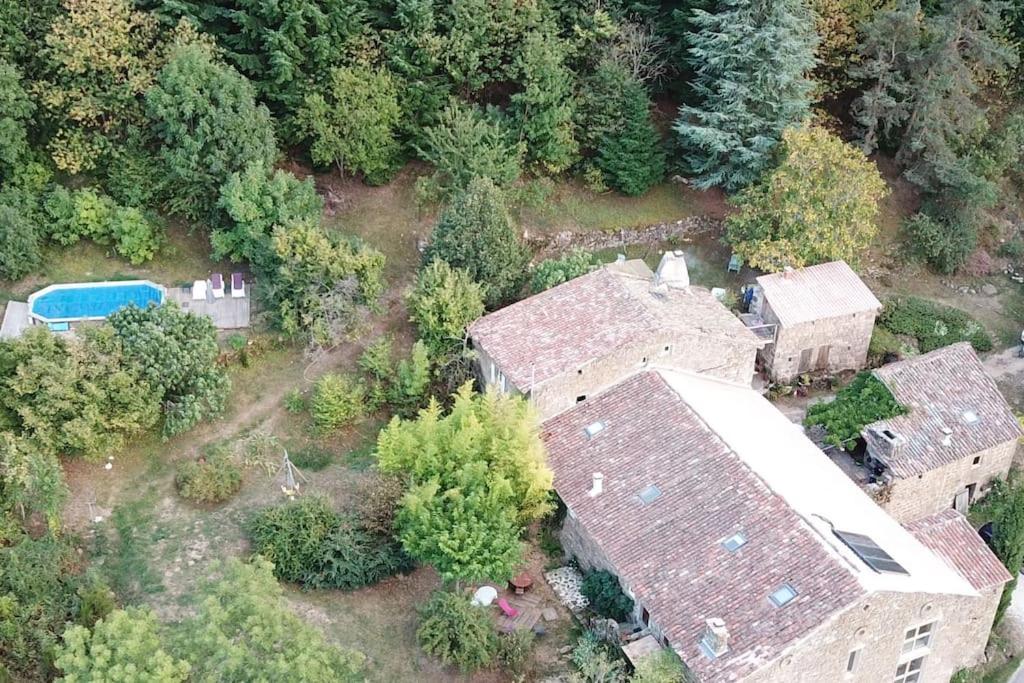 Bazén v ubytování Gites de Fouard "l Estancòt" nebo v jeho okolí