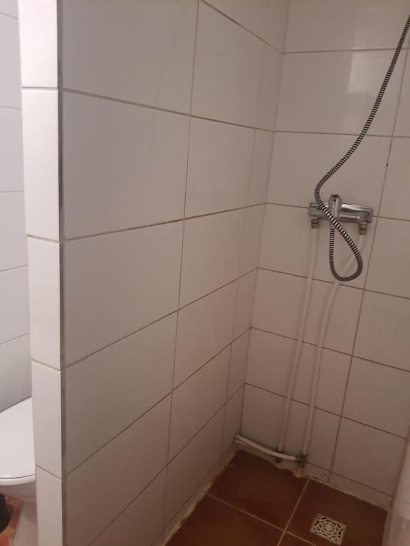 Koupelna v ubytování Liten lägenhet 2 + 2 pers