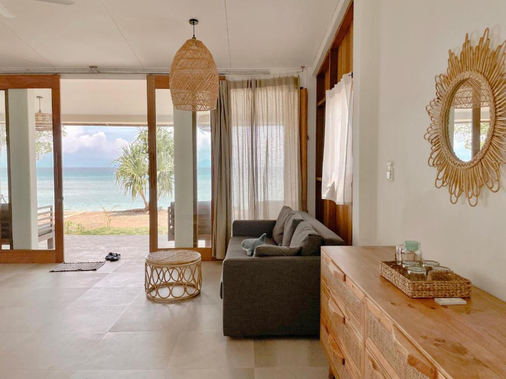 Posezení v ubytování Sunset Beach Resort Weh