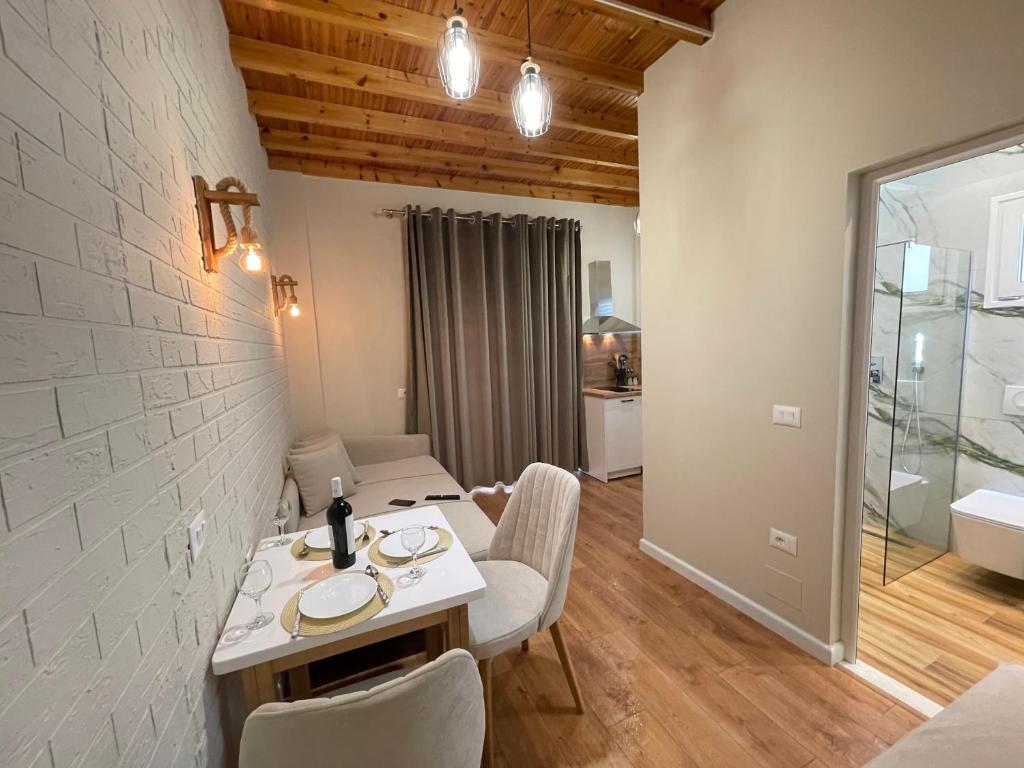 Arial Penthouse Suites - Image 2