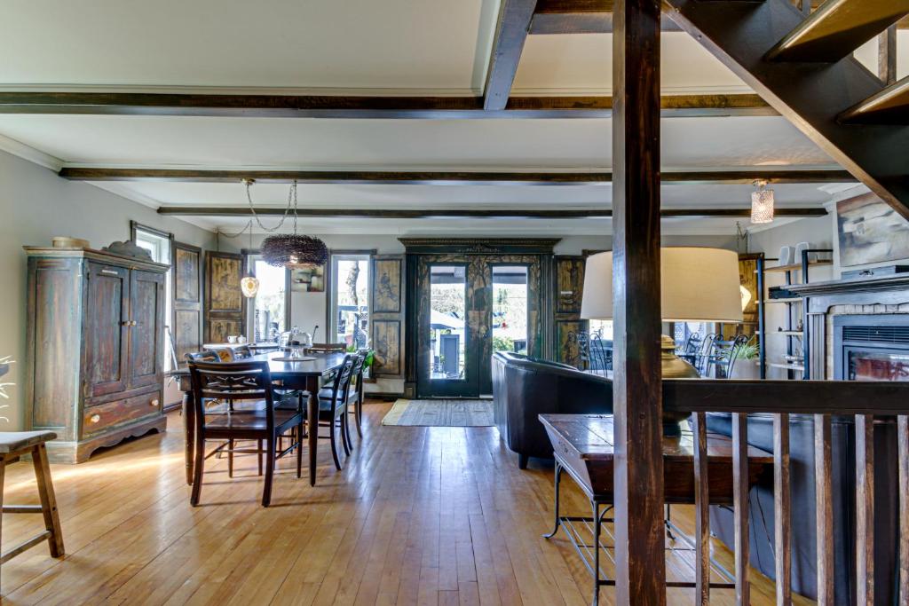 Kuchyň nebo kuchyňský kout v ubytování Le petit Manoir Spa et Vue sur rivière St Maurice