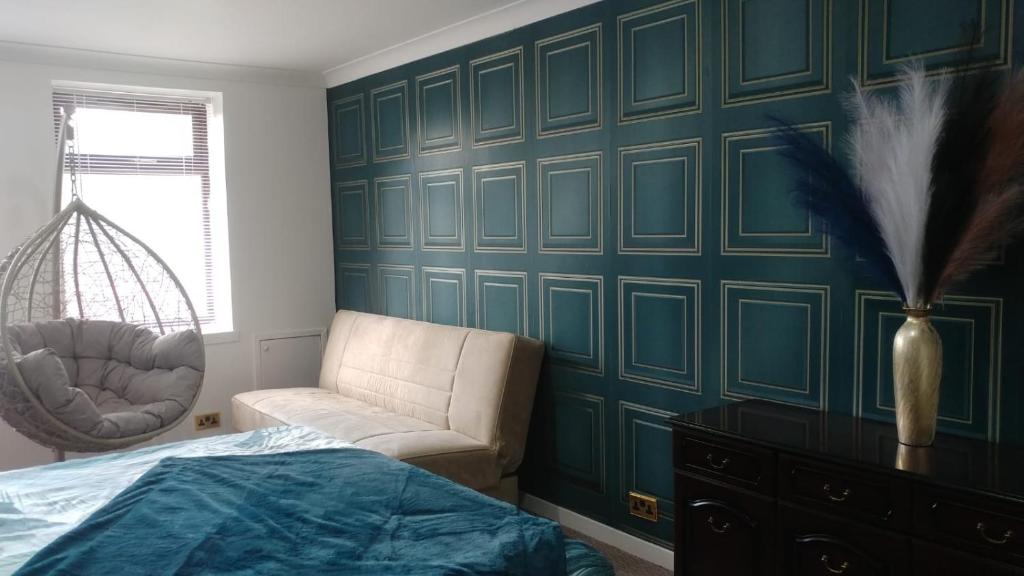 Postel nebo postele na pokoji v ubytování Dunoon Gourock Inverkip Apartment