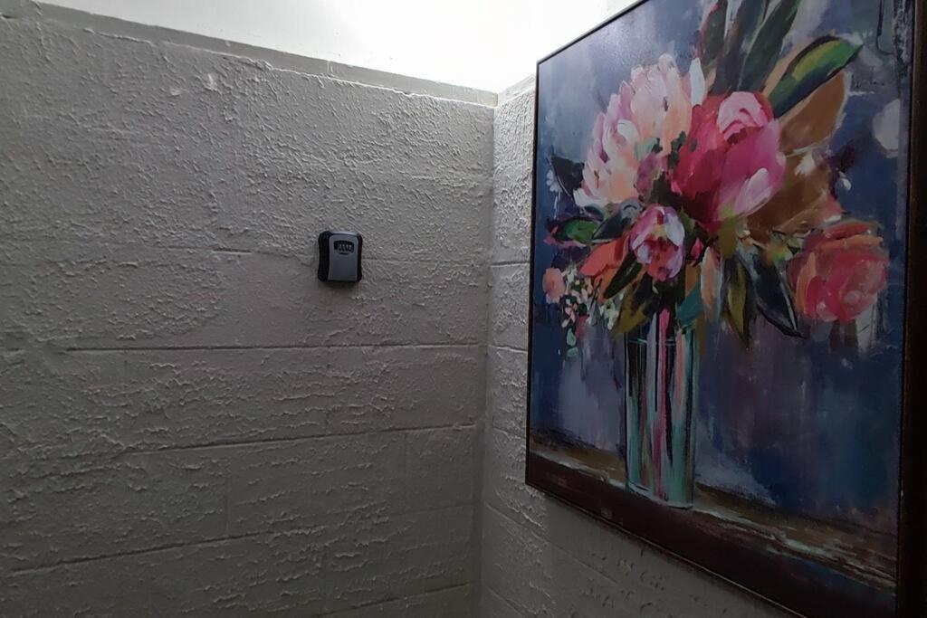 Spacious Suite Close to Downtown Indy/ King Bed photo