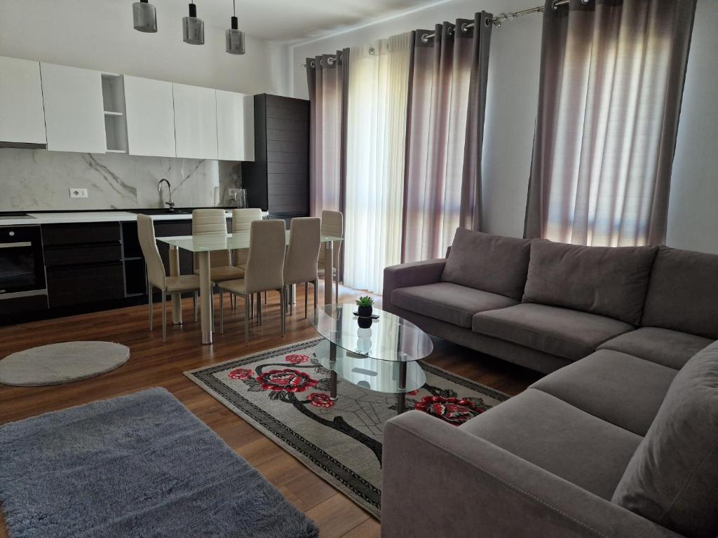 Luxury Apartment 10 - Image 8