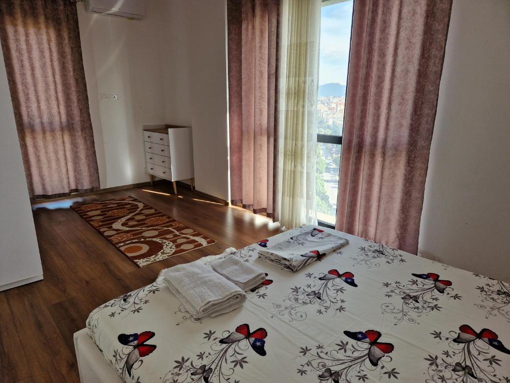 Luxury Apartment 10 - Image 6