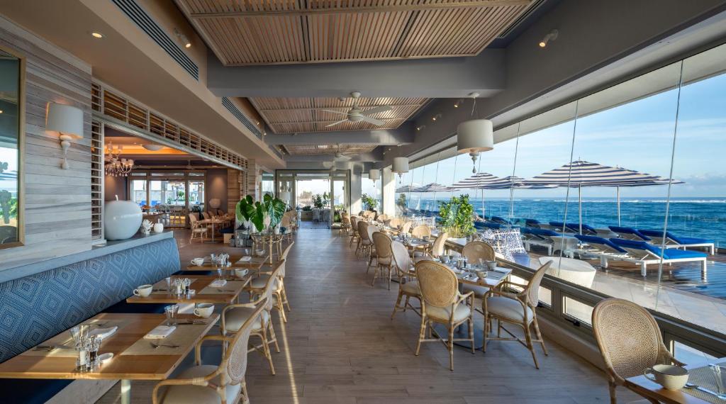 Restaurace v ubytování Condado Vanderbilt Hotel