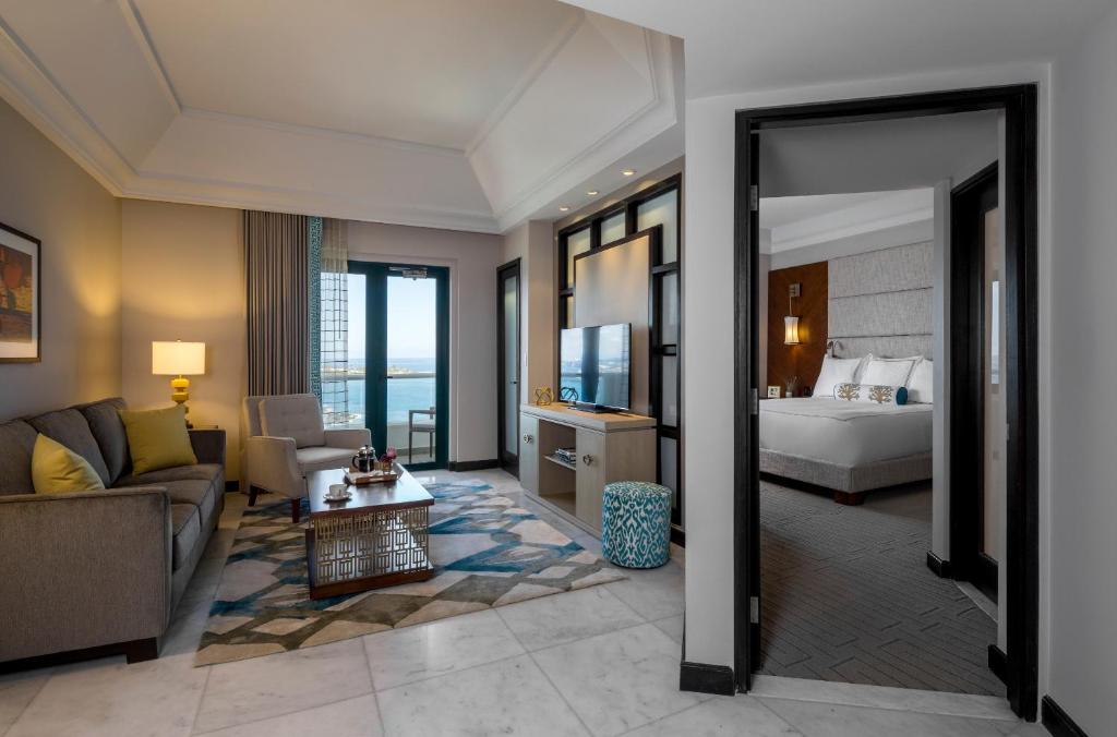 Postel nebo postele na pokoji v ubytování Condado Vanderbilt Hotel