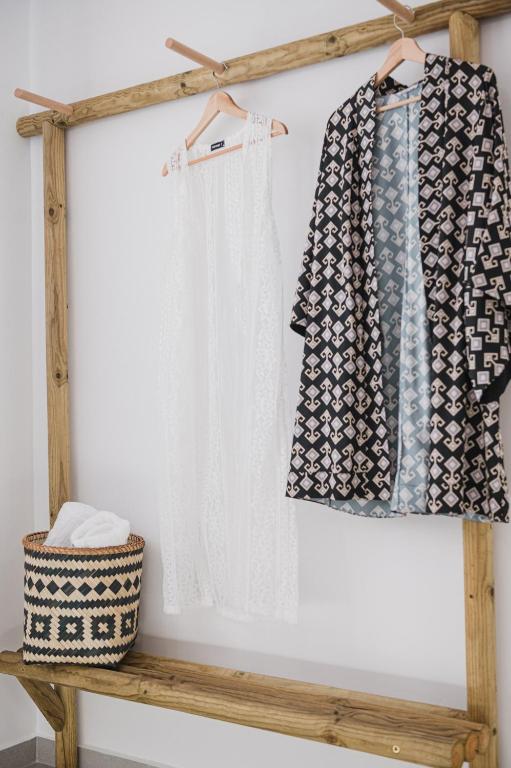 Petros Studios & Suites - 8