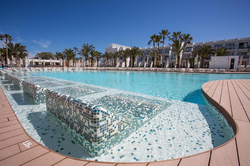 Grand Palladium White Island Resort & Spa - All Inclusive ...