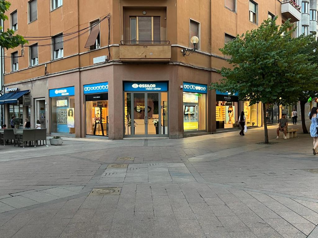 Emi Luxury Apartments - 8