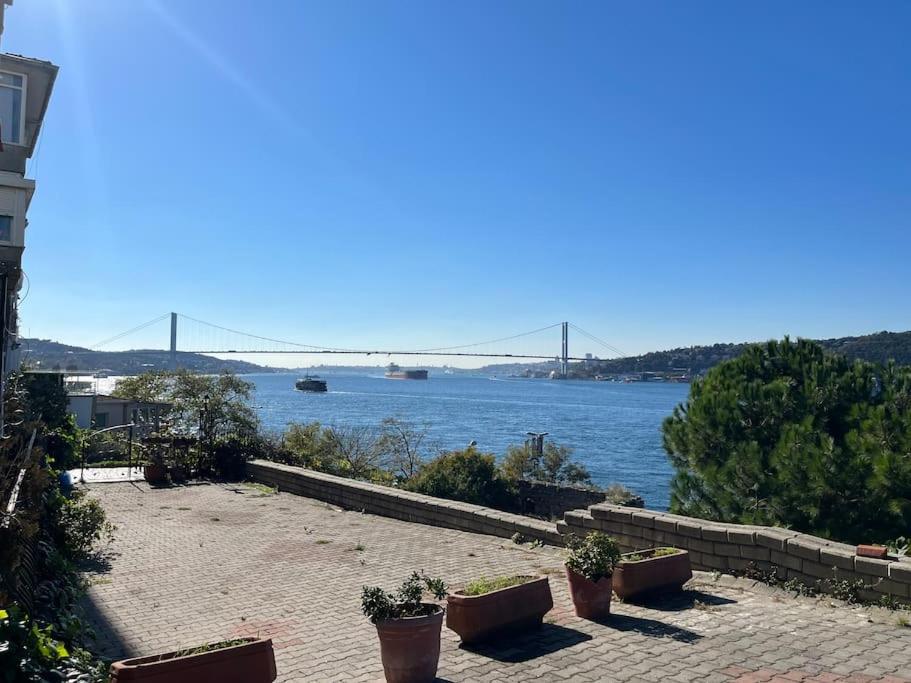 Bosphorus waterfront flat, Cengelköy