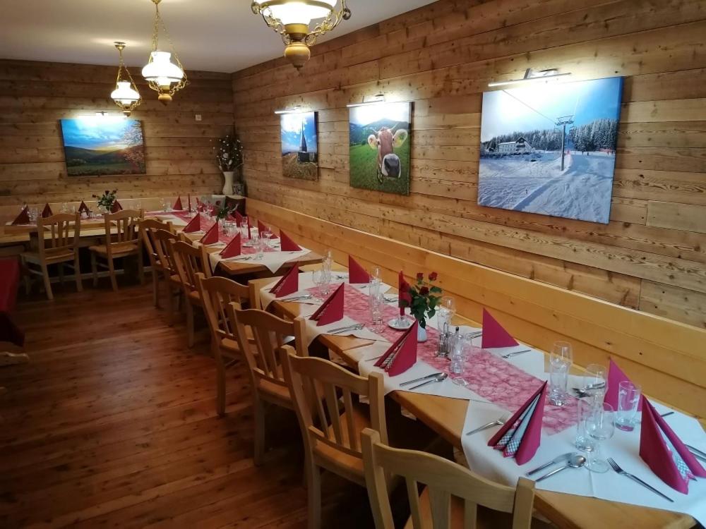 Restaurace v ubytování Alpengasthof Fernblick