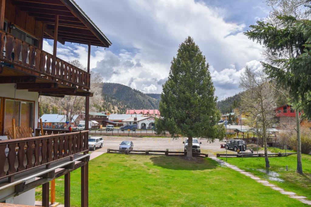 Alpine Lodge Red River photo