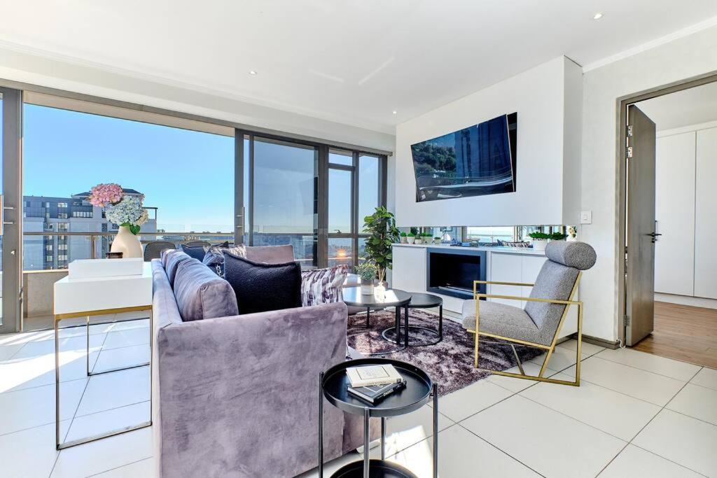 Exclusive 2bed/2.5 Bath in Sandton, Johannesburg (updated prices 2024)