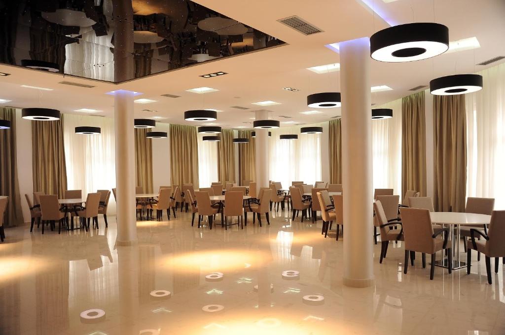 Garni Uni Elita Lux Hotel - Resim 29