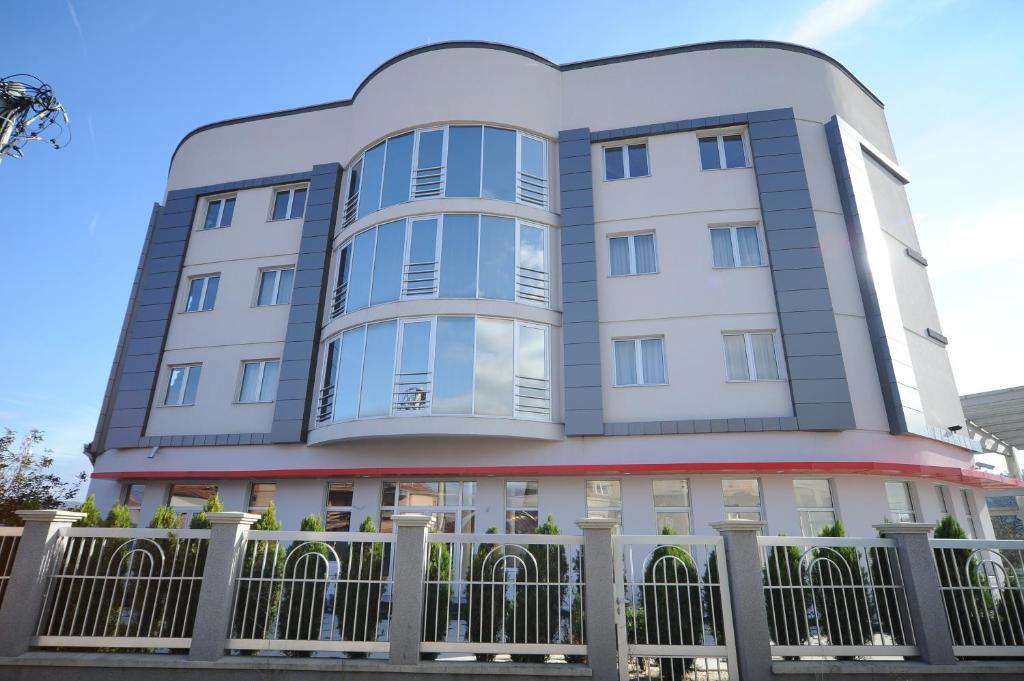 Garni Uni Elita Lux Hotel - Resim 14