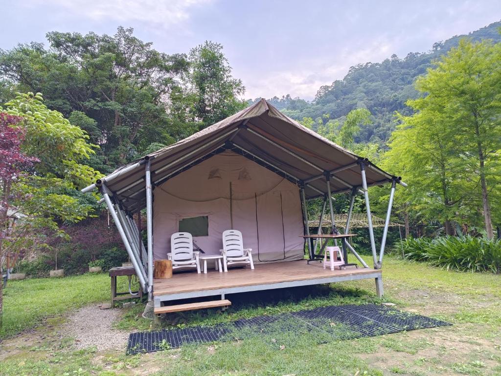 Příroda nedaleko luxury tent