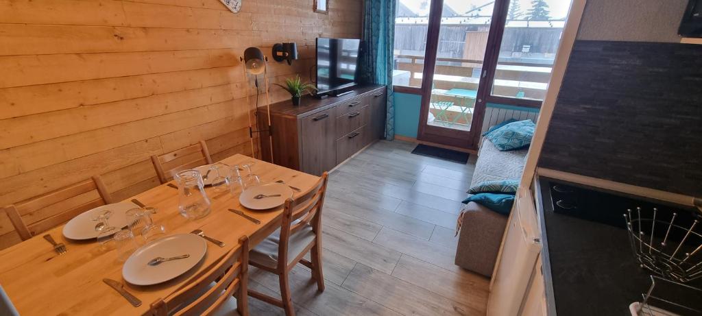 Kuchyňa alebo kuchynka v ubytovaní Appartement résidence L'Ours blanc chez Jimmy