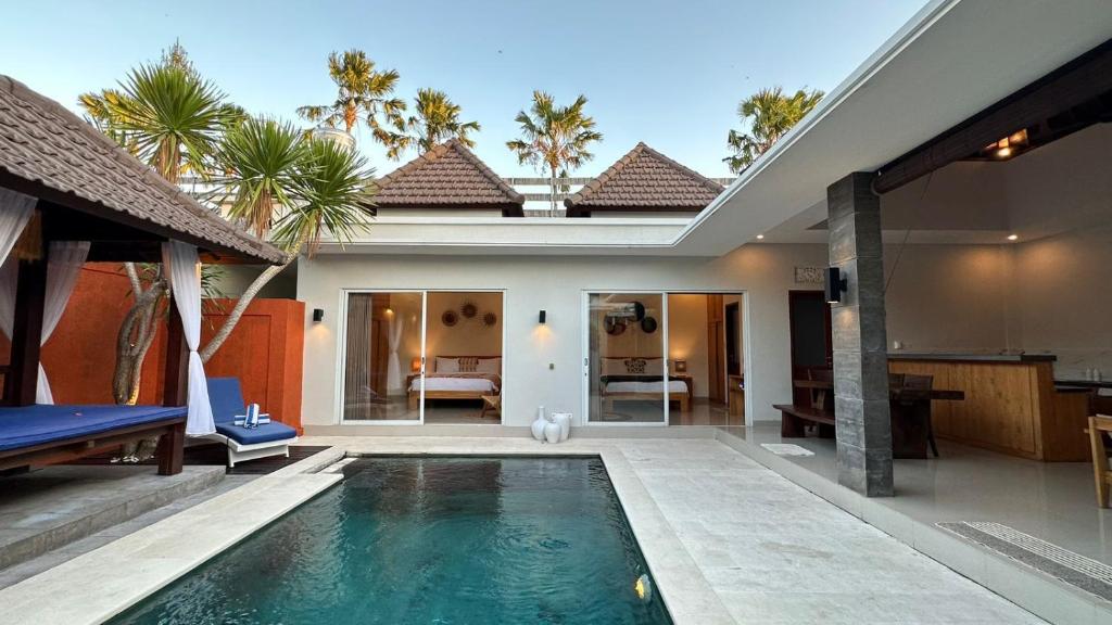 friend villa seminyak bali