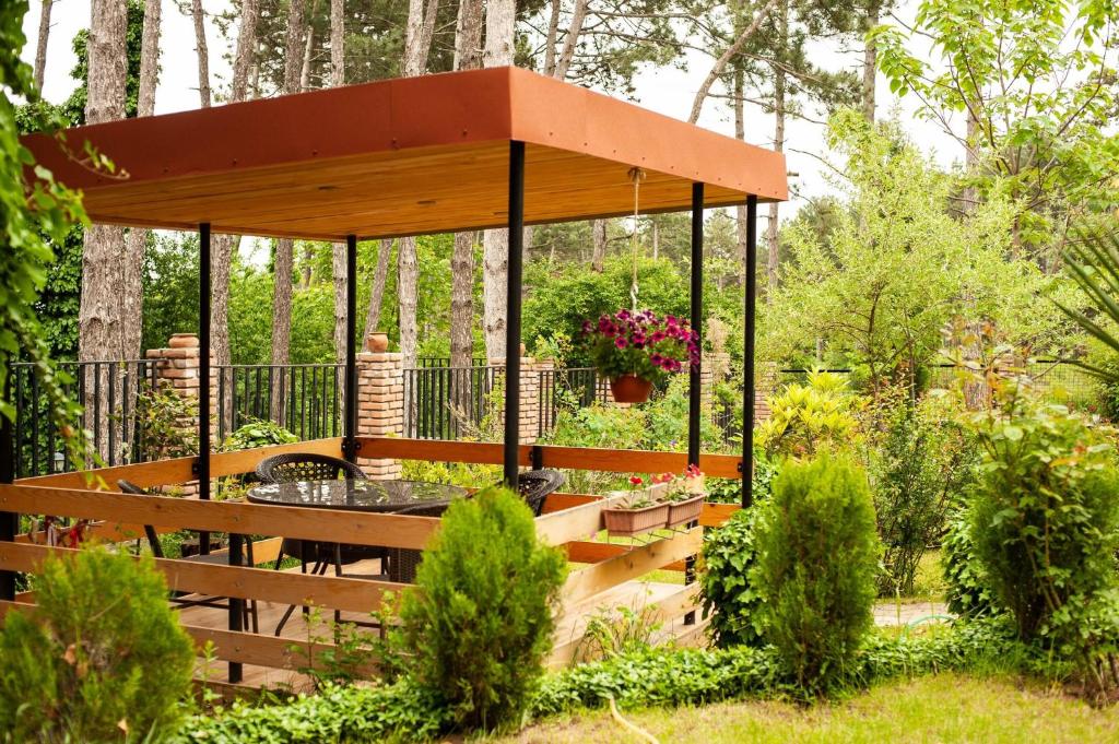 Zahrada ubytování Neli & Zaal Guest House