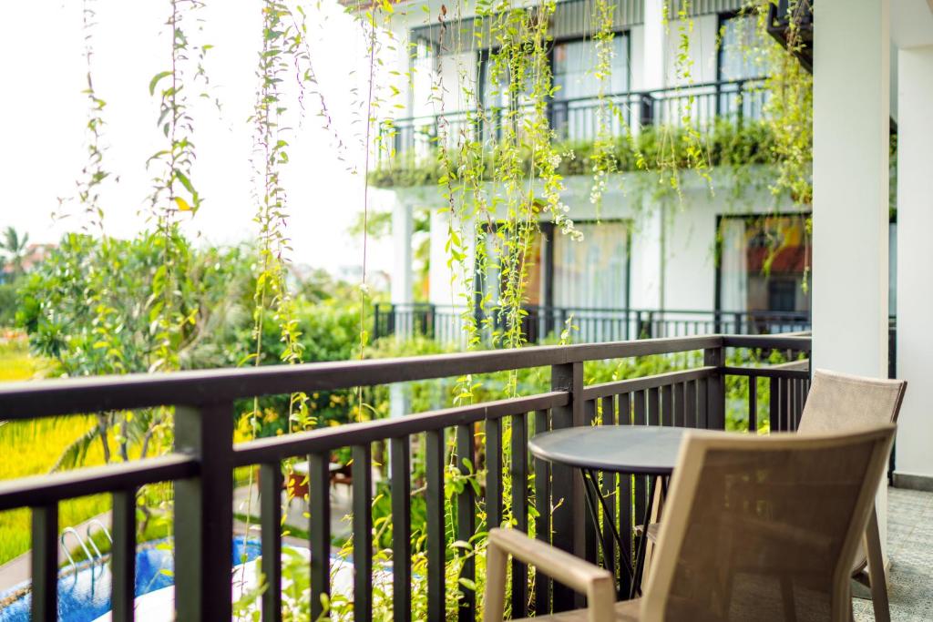 Balkón nebo terasa v ubytování Sunkised Paddy Hoi An Villa