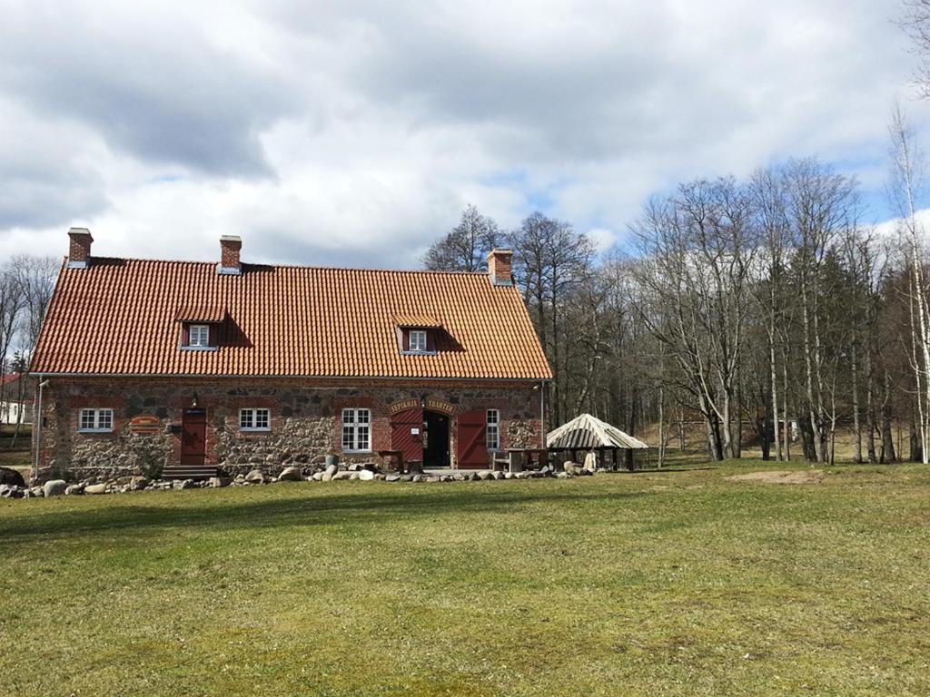 Hoone, kus külalistemaja asub
