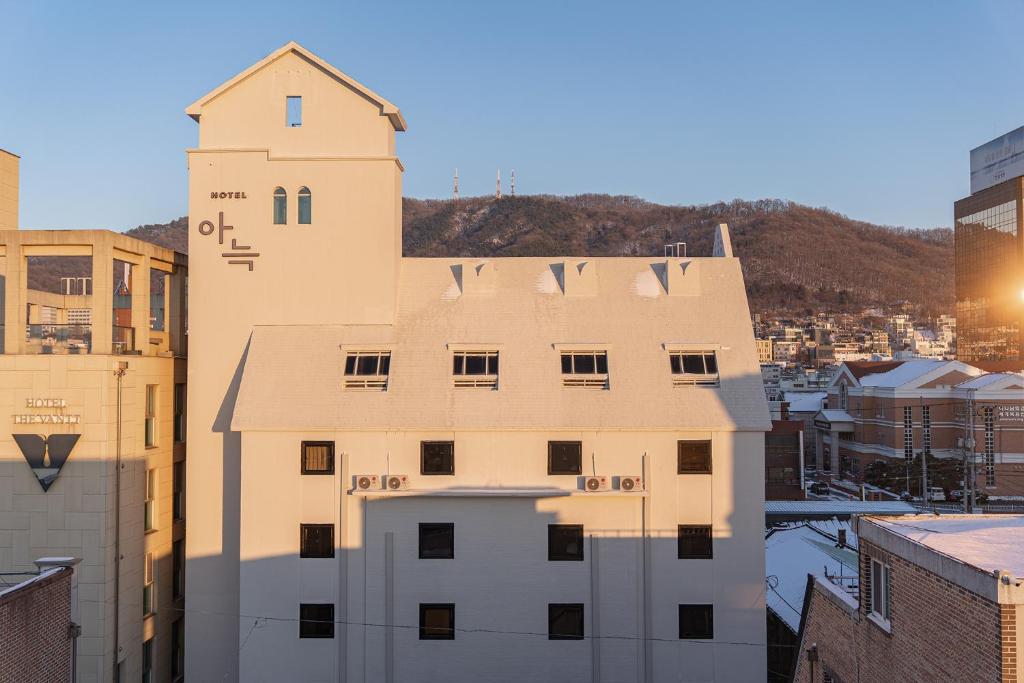 清州市Aank Hotel Cheongju Uam 1st的城市建筑景观