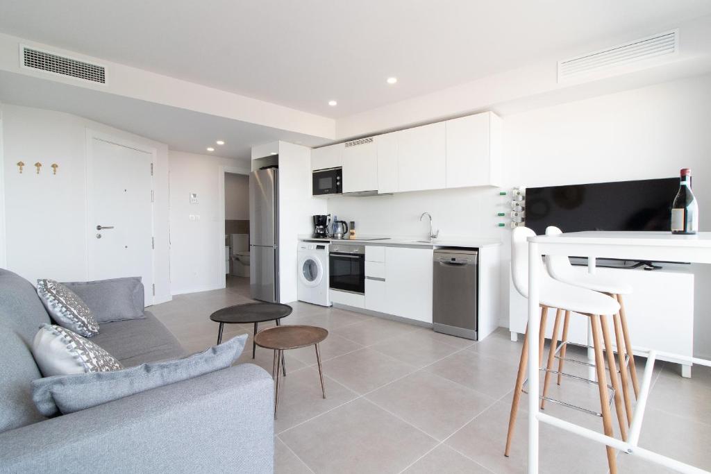 Kuchyňa alebo kuchynka v ubytovaní Global Properties, Apartamento de 2 habitaciones con gran terraza en Gran Canet
