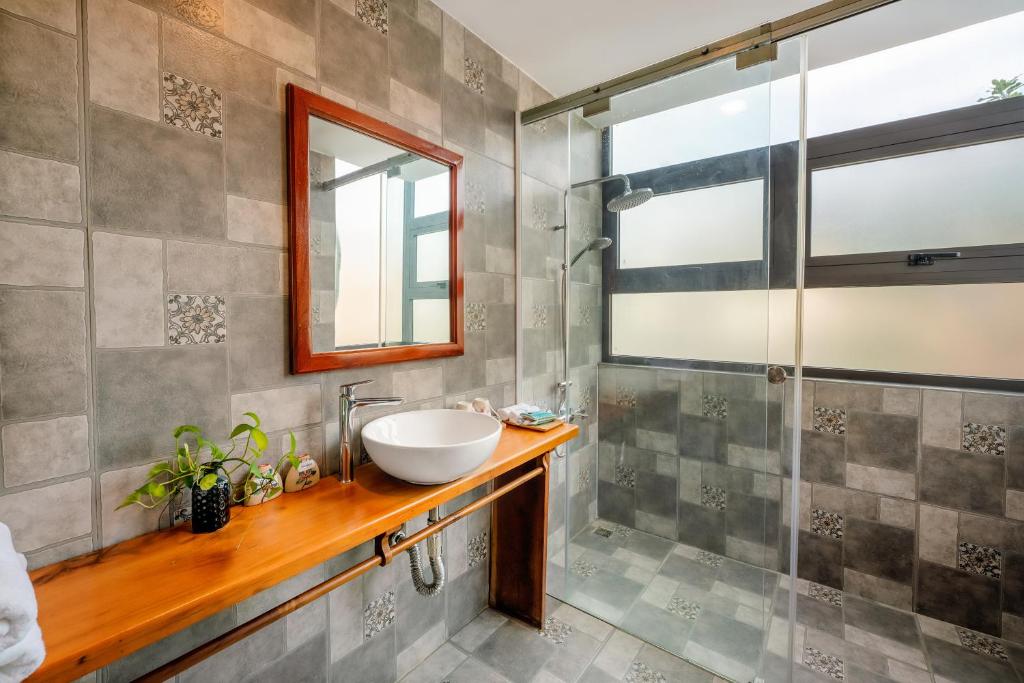 Phòng Deluxe Giường Đôi Có Ban Công