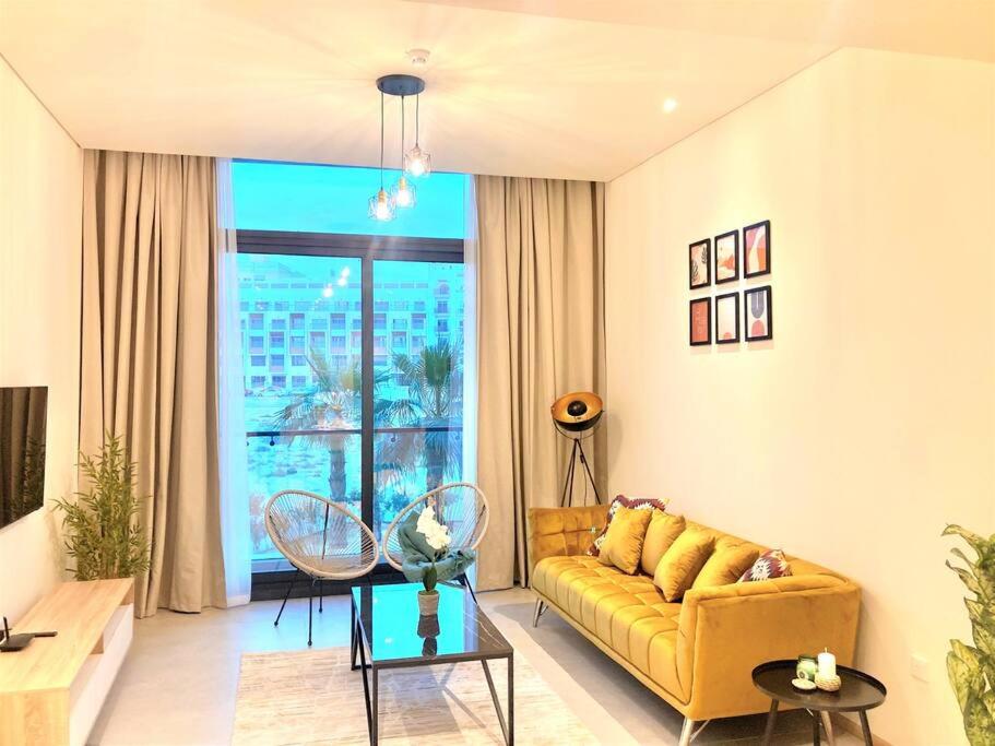Posezení v ubytování NEW! Ultimate Luxury Samana Signature Living Dubai
